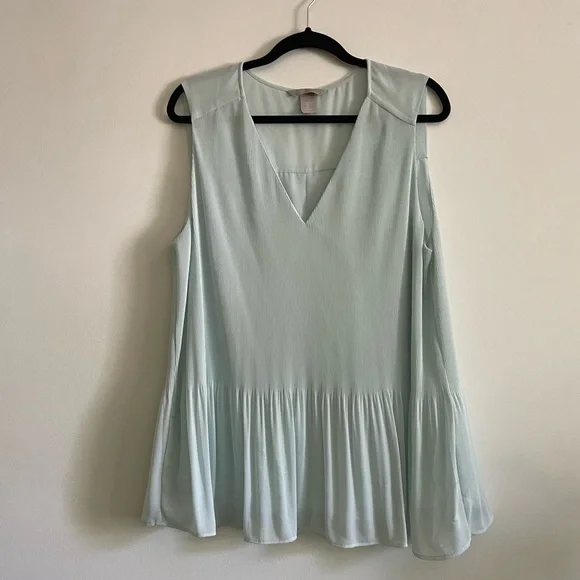 H&M flowy blouse - Picture 1 of 3